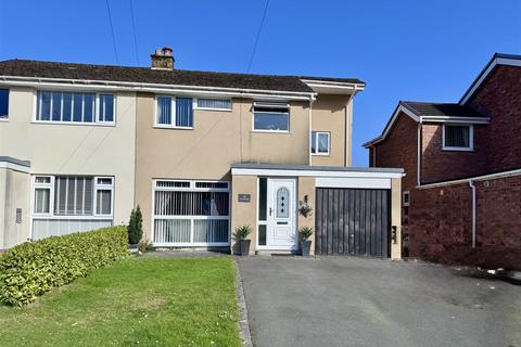 4 bedroom semi-detached house for sale, 24 Llwyn Brith, Llanrwst