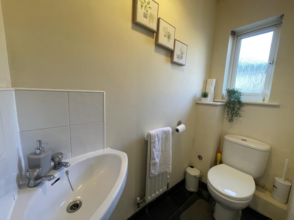 Cloakroom/wc