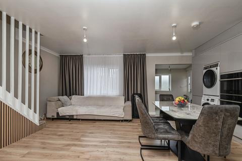 undefined, Sanderling Court, Bradford
