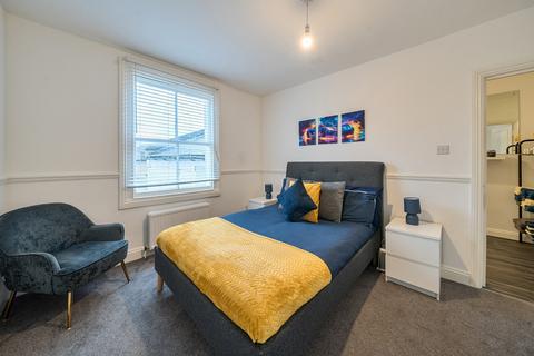 2 bedroom apartment for sale, Kings Grove, London