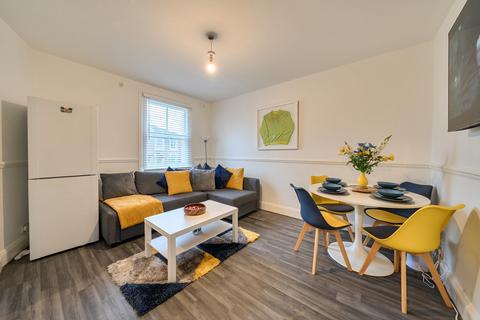 2 bedroom apartment for sale, Kings Grove, London