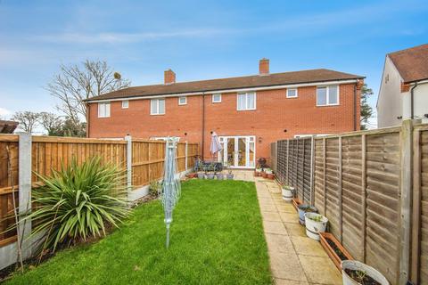 2 bedroom terraced house for sale, Willow Crescent, Colchester