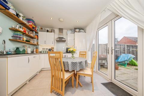 2 bedroom terraced house for sale, Willow Crescent, Colchester