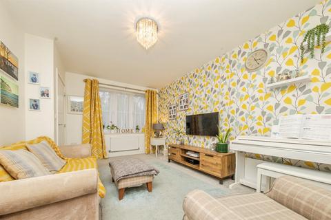 2 bedroom terraced house for sale, Willow Crescent, Colchester