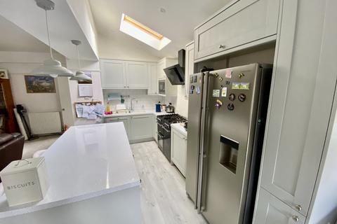 4 bedroom semi-detached house for sale, Station Road, Wootton Bridge, Ryde,
