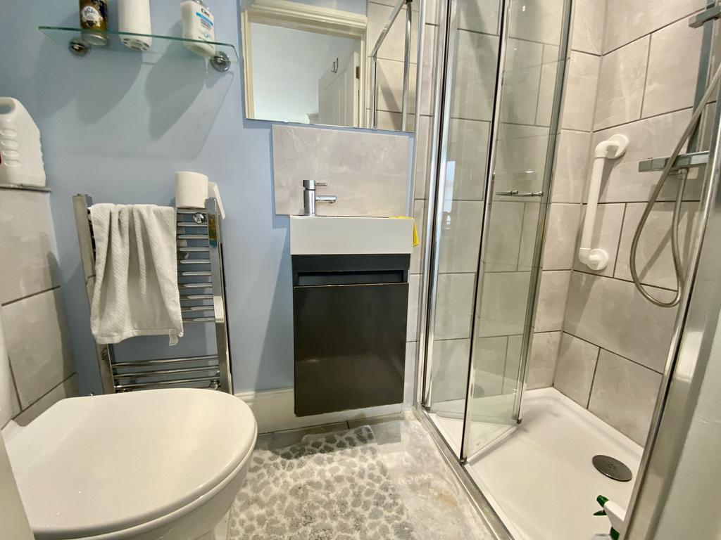 Ensuite station