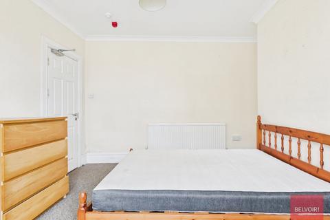 4 bedroom terraced house for sale, De Breos Street, Brynmill, Swansea, SA2