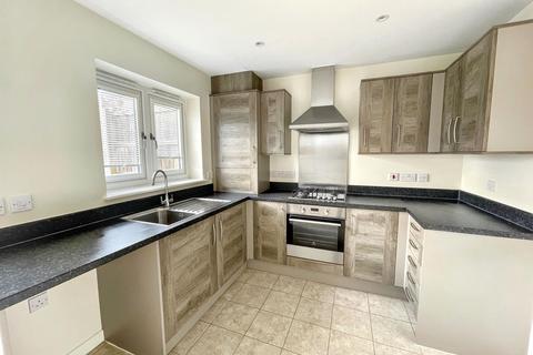 3 bedroom terraced house to rent, Tricorn Close, Torquay, TQ2