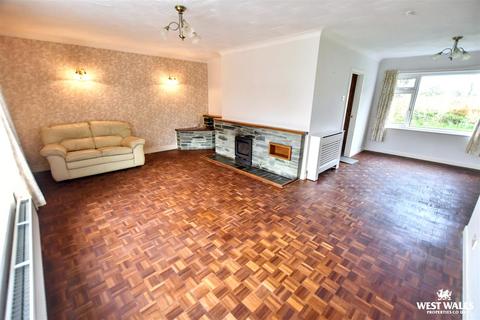 undefined, Flemish Close, St. Florence, Tenby