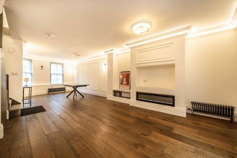 2 bedroom flat to rent, Thames Street, Sunbury-On-Thames TW16