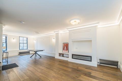 2 bedroom detached house to rent, Thames Street, Sunbury-On-Thames TW16