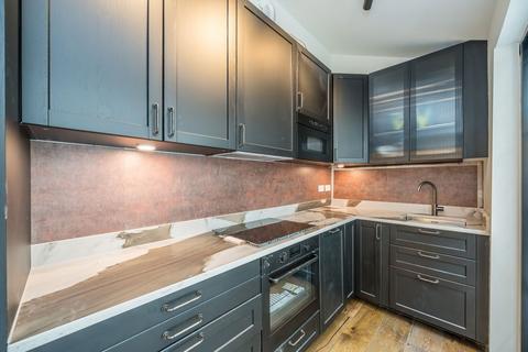 2 bedroom detached house to rent, Thames Street, Sunbury-On-Thames TW16