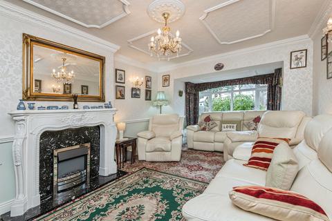 3 bedroom semi-detached house for sale, Mapplewell Crescent, Ossett