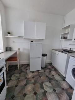 1 bedroom flat to rent, 1-Bed Flat on Alexandra Road
