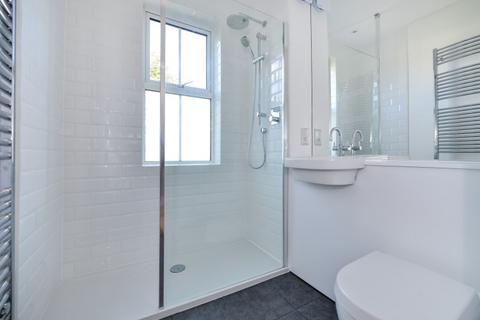 2 bedroom flat to rent, Deerdale Road, London, SE24