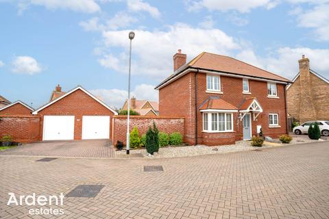 4 bedroom detached house for sale, Repertor Drive, Maldon