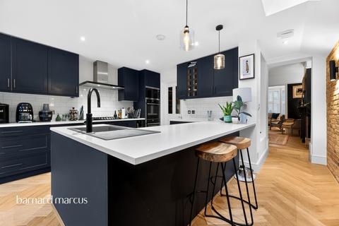 4 bedroom terraced house for sale, Ingelow Road, London