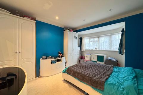 3 bedroom semi-detached house for sale, Ridgemont Gardens, Edgware, HA8
