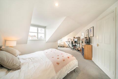 1 bedroom flat for sale, Huron Road, London SW17