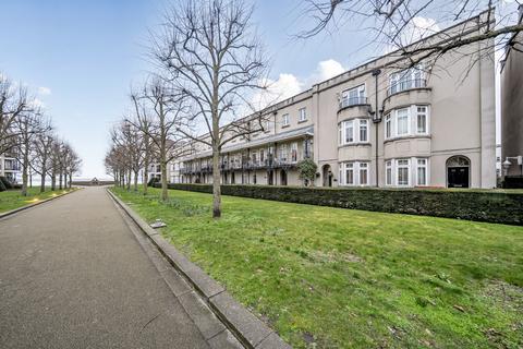 4 bedroom terraced house for sale, The Boulevard, Greenhithe, Kent
