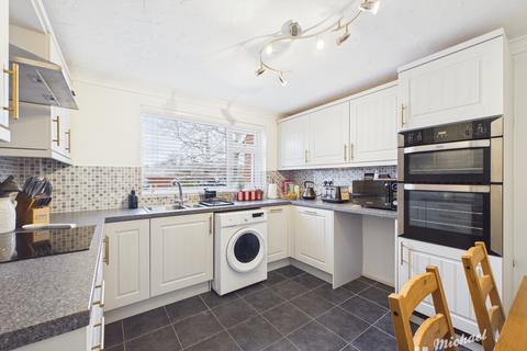 undefined, Leighton Buzzard LU7