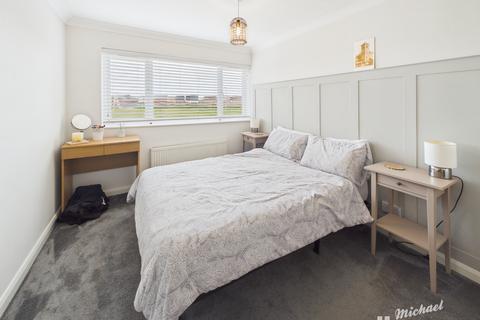 undefined, Leighton Buzzard LU7