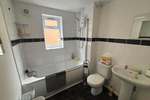 1 bedroom flat to rent, Westbury Road, London, E17