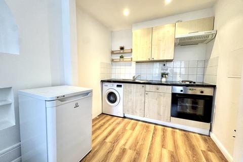 Studio to rent, Broadhurst Gardens, Finchely Road, London  NW6