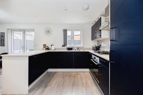 4 bedroom semi-detached house for sale, Heritage Road, Kingsnorth, Ashford