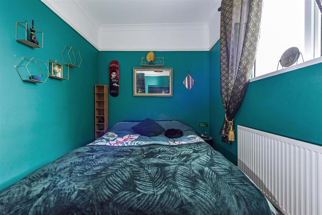 Bedroom 1.jpg