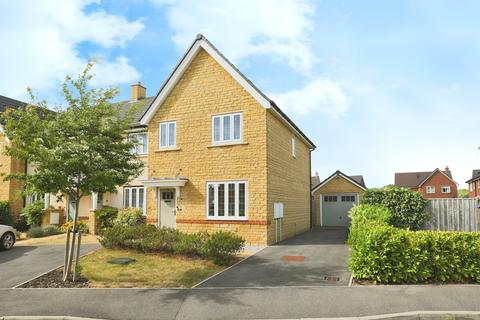 3 bedroom end of terrace house for sale, Parker Close, Brize Norton, Carterton