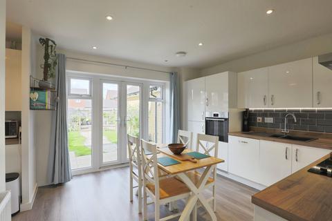 3 bedroom end of terrace house for sale, Parker Close, Brize Norton, Carterton