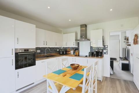 3 bedroom end of terrace house for sale, Parker Close, Brize Norton, Carterton