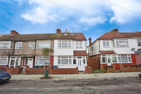 4 bedroom end of terrace house for sale, Stuart Road, Harrow