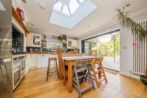 4 bedroom semi-detached house for sale, Crabbe Street, Ipswich