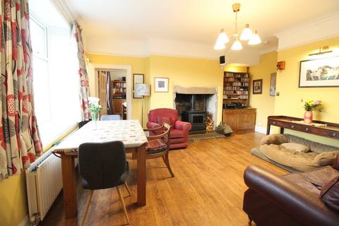 4 bedroom semi-detached house for sale, Denholme Road, Oxenhope, Keighley, BD22