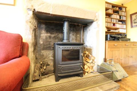 4 bedroom semi-detached house for sale, Denholme Road, Oxenhope, Keighley, BD22