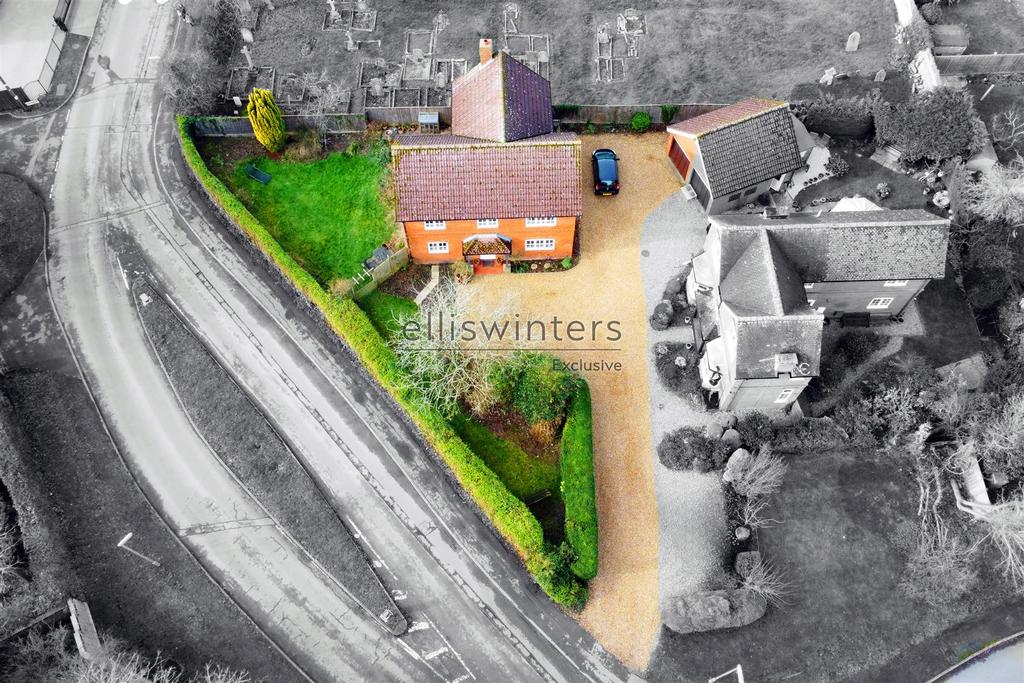 22 Westwood Road, St. Ives - Front Aerial Highligh