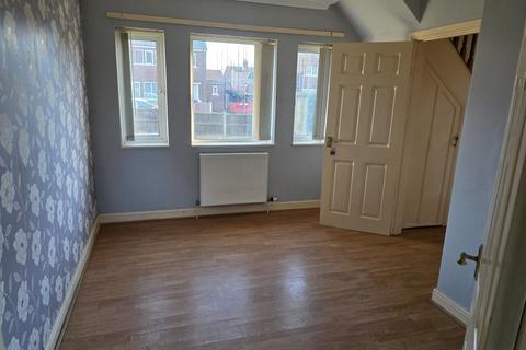 3 bedroom semi-detached house for sale, Thornton Avenue, Scunthorpe