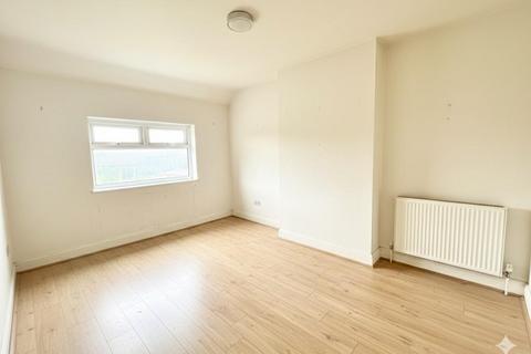 4 bedroom semi-detached house for sale, New Road, London