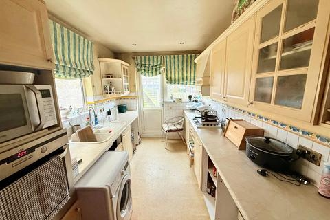 4 bedroom semi-detached house for sale, New Road, London