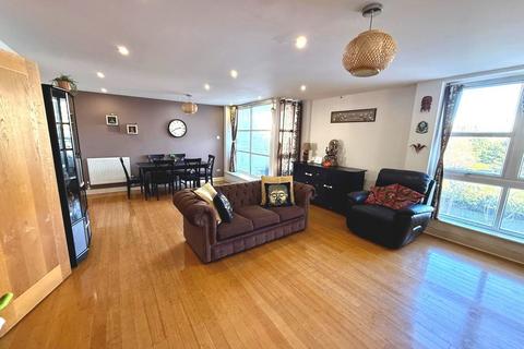 2 bedroom flat for sale, Barrier Point Road, London, E16
