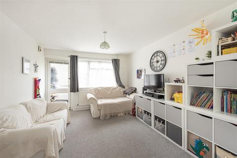 3 bedroom semi-detached house for sale, Alzey Gardens, Harpenden