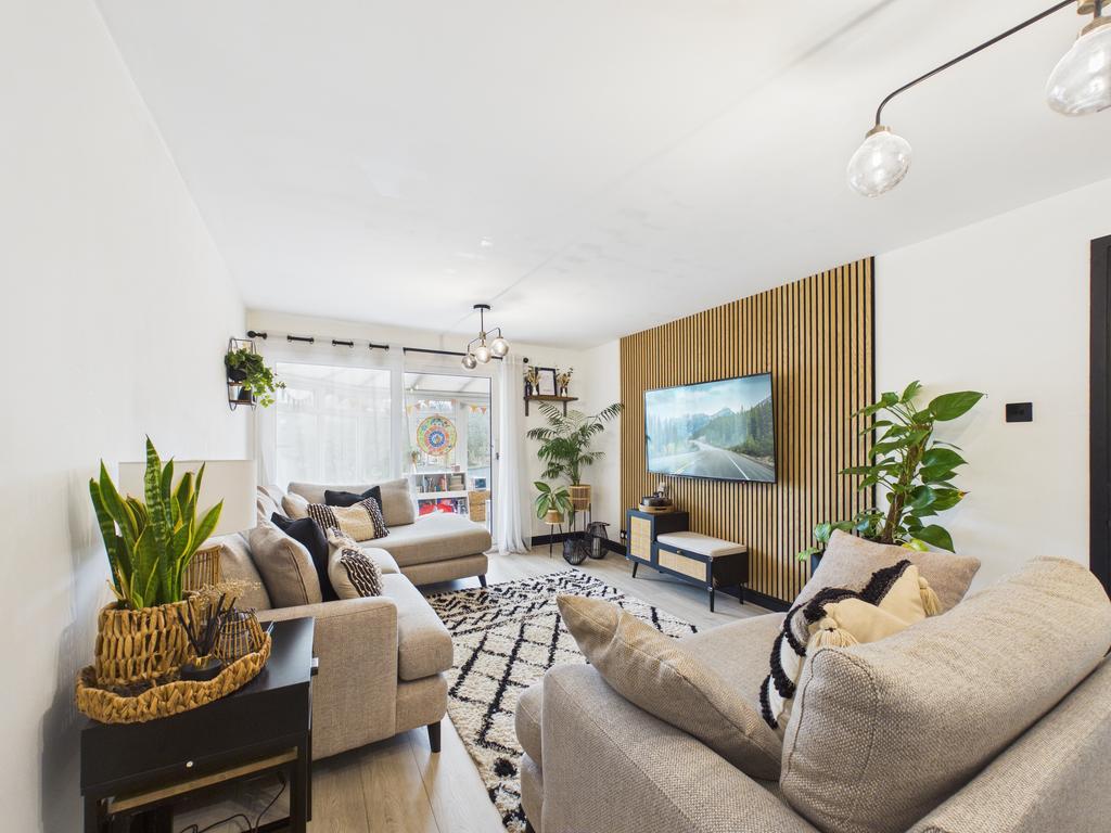 Cam02536 g0 pr0053 still006
