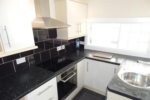 3 bedroom semi-detached house to rent, Dovecote Road, Bromsgrove