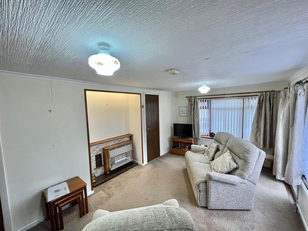 Bramleys Estate Agents - Lesley Way - Crosland Hil