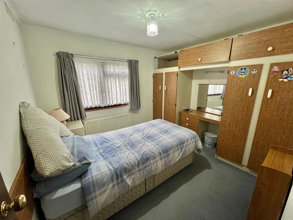 Bramleys Estate Agents - Lesley Way - Crosland Hil