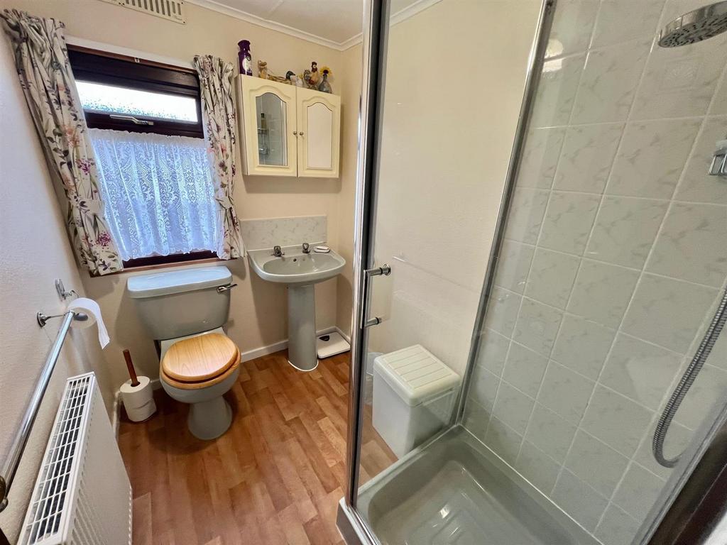Bramleys Estate Agents - Lesley Way - Crosland Hil