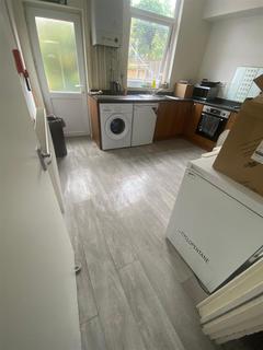 1 bedroom in a house share to rent, Forbes Road, Stockport
