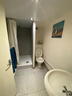 1 bedroom in a house share to rent, Forbes Road, Stockport